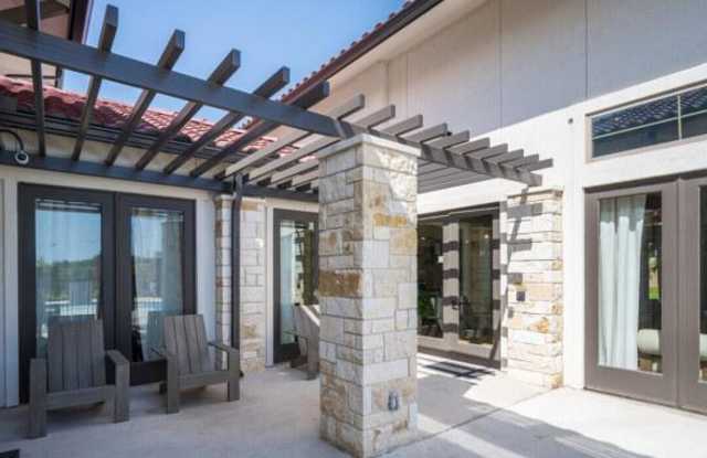 7633 Springdale Rd photos photos