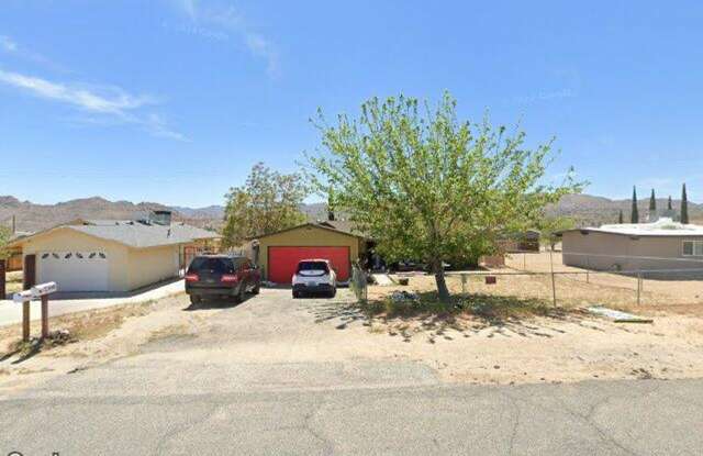 3BD/2BA Single Family Home with POOL! – Available Now! photos photos