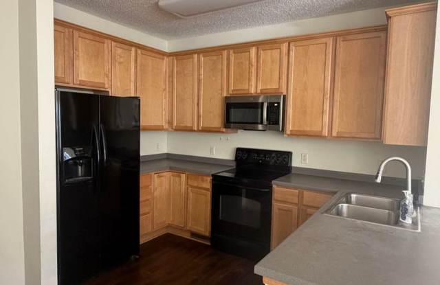 Spacious 2 bedroom townhome available NOW!! Gallery 1
