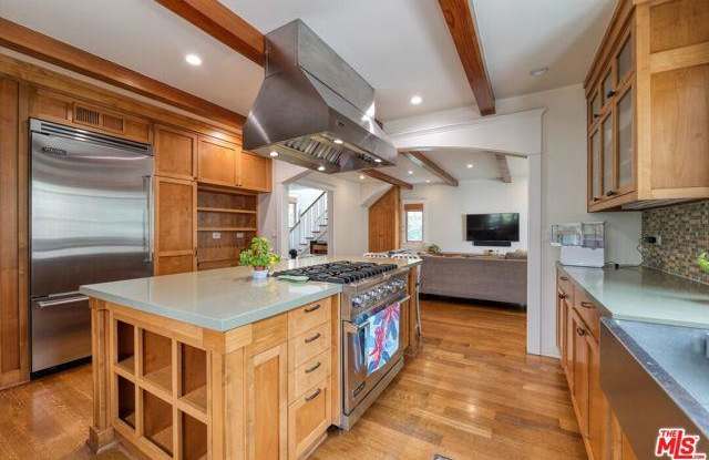 933 Venezia Avenue photos photos