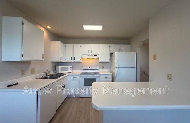 1010 W South Gallery 1