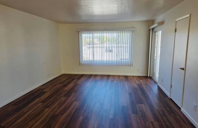 Available Now!- Cute 2 bedroom - 1.5 bath! photos photos