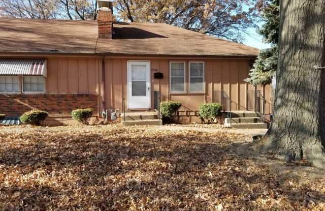 5936 Blue Ridge Cut Off - 5936 Blue Ridge Cut Off, Raytown, MO 64133