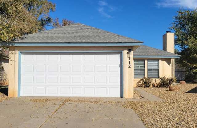 GREAT HOME IN NE CLOVIS NEAR MESA ELEMENTARY - 112 Mollie Court, Clovis, NM 88101