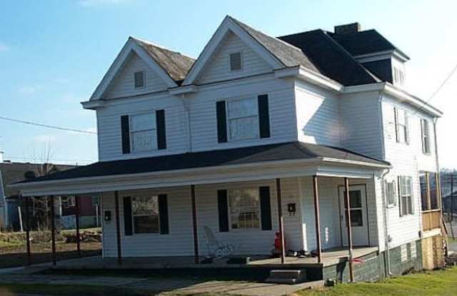 20 Walnut Street Gallery 1