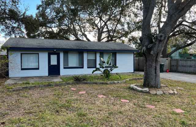 3 Bed / 1.5 Bath - Seamless Beach Commute photos photos