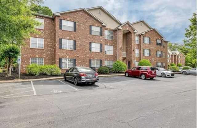 Wonderful updated 2 bedroom 2 bath condo on main level off Battleground ave in NW Greensboro - 3712 Cotswold Avenue, Greensboro, NC 27410