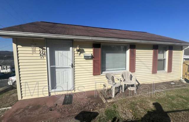 1239 12th St. photos photos