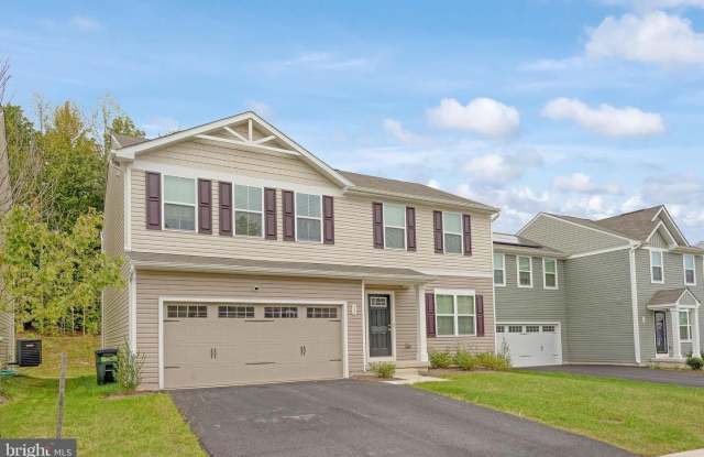 32 TILIA DR photos photos