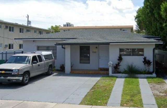 1060 SW 36 Ct photos photos