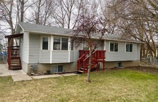 165 1/2 North 400 West - 165 1/2 N 400 W, Logan, UT 84321