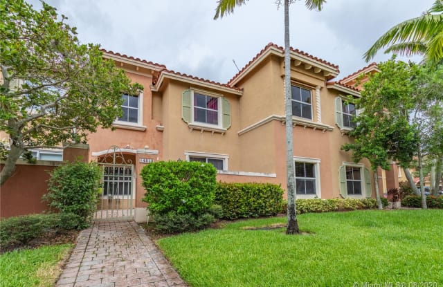 14318 SW 10th St - 14318 SW 10th St, Pembroke Pines, FL 33027