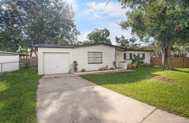 Spacious 3-Bedroom Home with Bonus Room – Lawn Care Included! photos photos