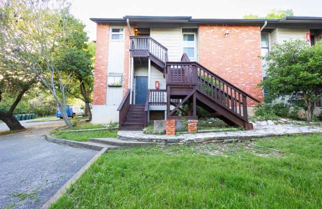 2 bedroom condo, as close to TXST campus as you can get photos photos