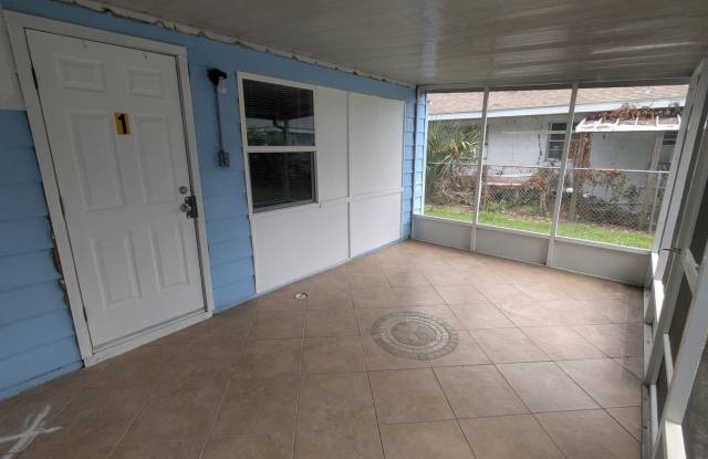 First Floor One Bedroom, One Bathroom For Rent, Pets Welcome, and Private Covered Parking Gallery 1