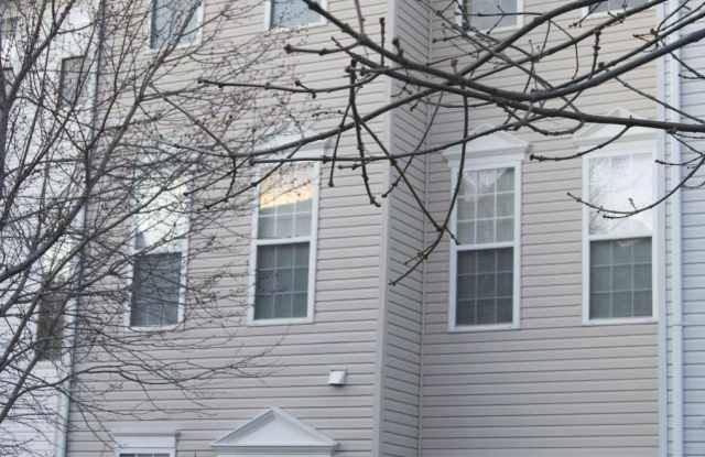 2543 LOGAN WOOD DRIVE - 2543 Logan Wood Drive, McNair, VA 20171