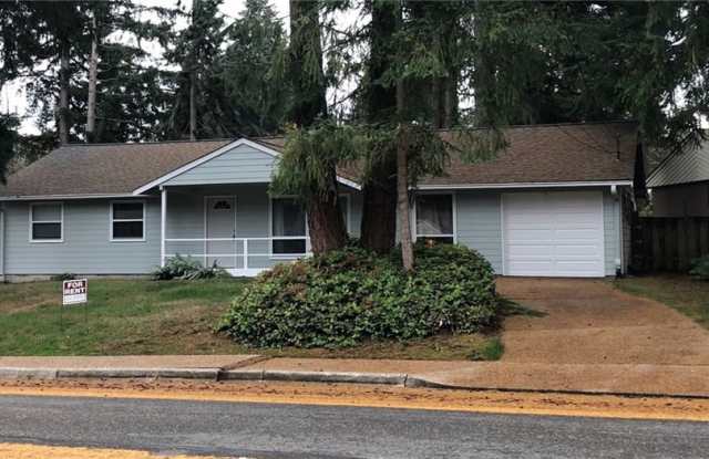 13717 NE 74th St - 13717 Northeast 74th Street, Redmond, WA 98052