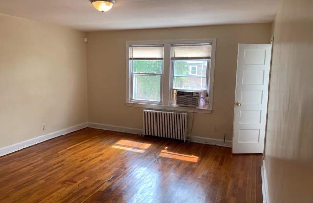 1224 RAUM ST NE #21 Gallery 4