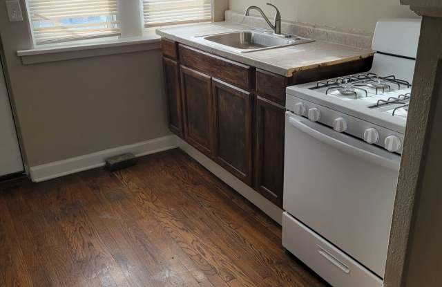 5801 S Sacramento Ave - 2955 West 58th Street, Chicago, IL 60629