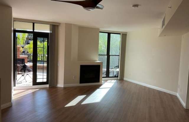 500 W Harbor Drive W photos photos