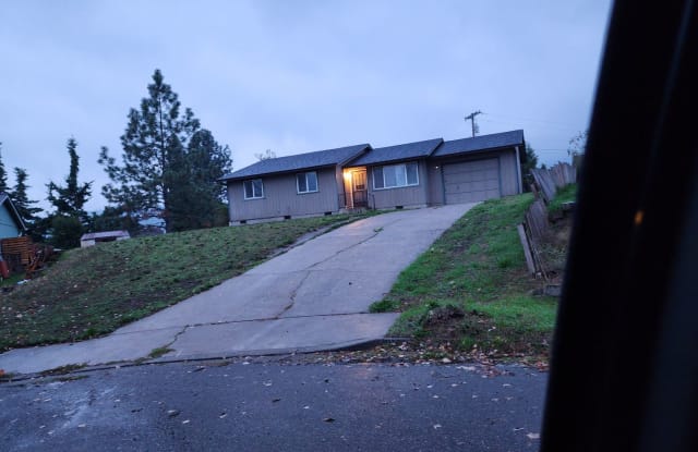 143 Stonewood - 143 Stonewood Court, Green, OR 97471