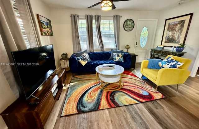 1710 NE 5th Ct photos photos