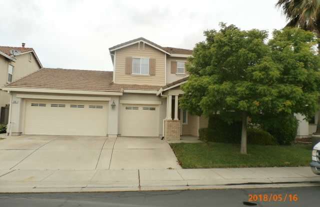 Westlake 5/3 Water Front GORGEOUS Home!  **OCCUPIED HOME, NO VIEWINGS WITHOUT APPLICATION ON FILE*** Gallery 1