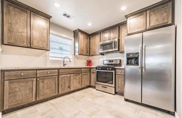 1631 Dixie Lane - 1631 Dixie Lane, Modesto, CA 95350