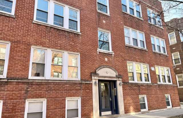 2607 W Gunnison Street Gallery 1