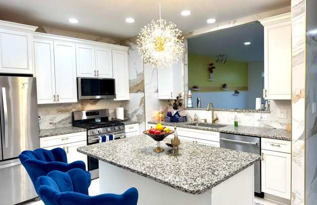 42439 MALACHITE Terrace Gallery 2