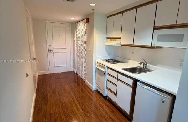 5715 SW 72nd St photos photos