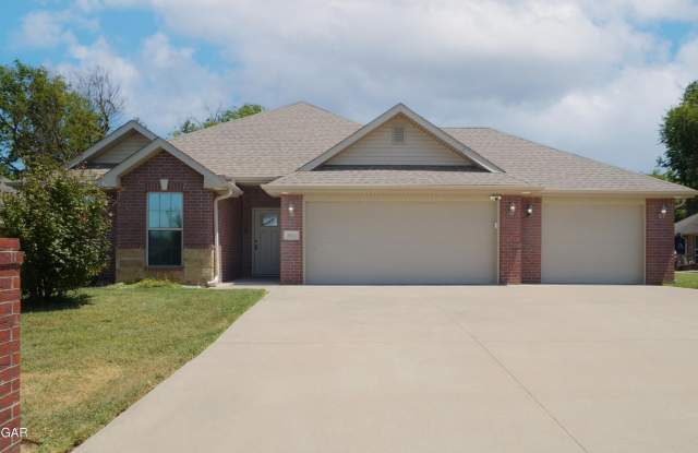 1021 Chesterfield Drive photos photos