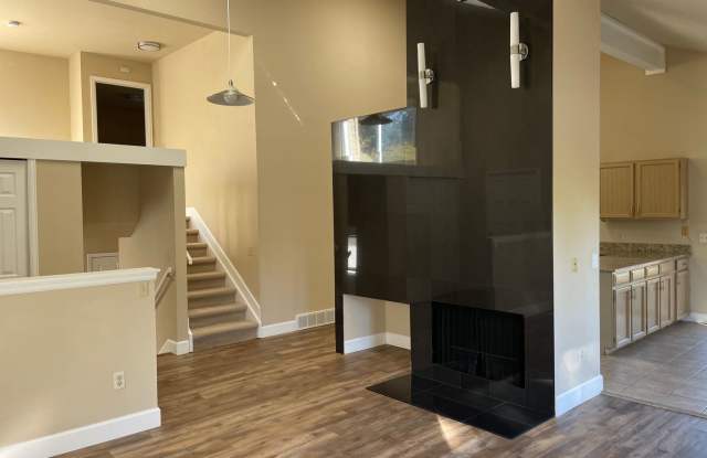 2589 Kalmia Avenue Gallery 4