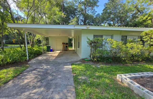 2/1) Experience the charm of this mid-century modern apartment Gallery 1