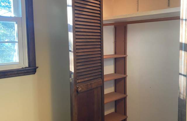 1101 Mimosa Court Gallery 2
