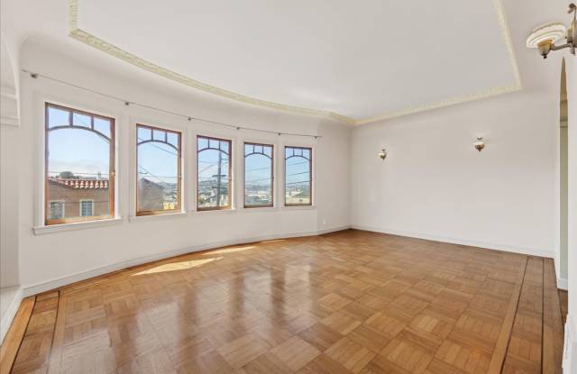Bayview Heights Gem! Gallery 4