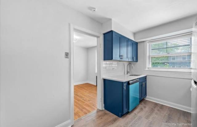 2717 Berwyn Gallery 2