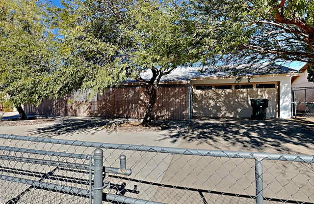3950 W Desert Hills Dr - 3950 West Desert Hills Drive, Phoenix, AZ 85029