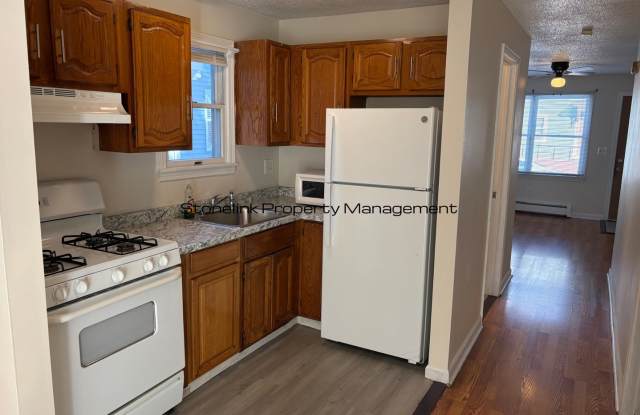 Beautiful Townhouse For Rent in Providence! Gallery 1