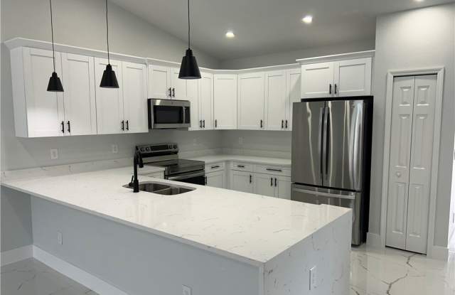 5117 30th Street SW unit: 5117 photos photos