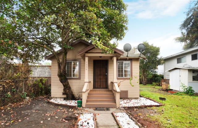 1534 Woolsey St - 1534 Woolsey Street, Berkeley, CA 94703