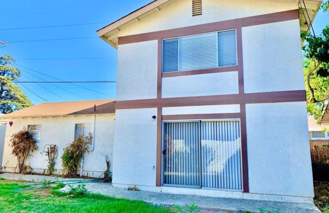 1209 E Grand Blvd (Back Unit) - 1209 East Grand Boulevard, Corona, CA 92879