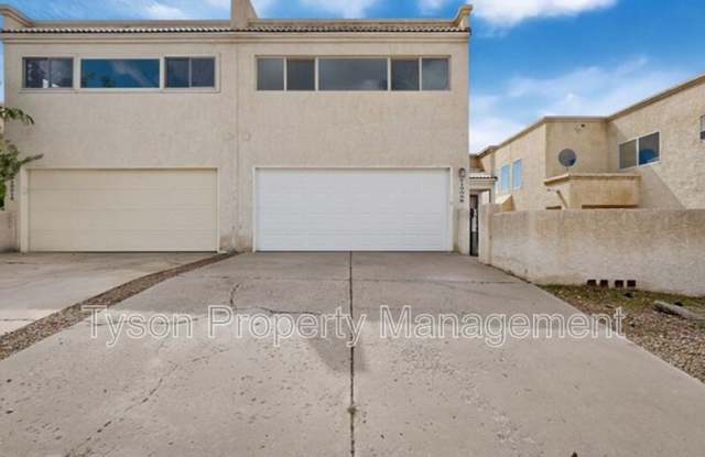 10008 Del Chaparral Ct NE Gallery 1