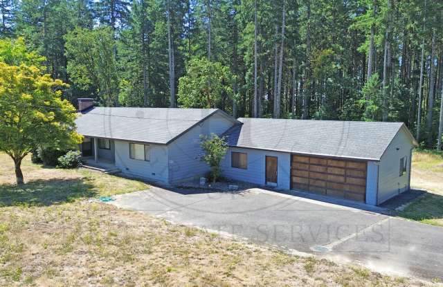 Charming Pumpkin Ridge Homestead for Rent photos photos