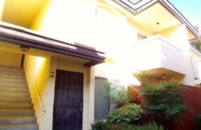 FOR RENT - Mira Mesa Carroll Canyon Gardens 1st Floor Condo, Large Bedroom, Open Layout, Private Patio Gallery 1