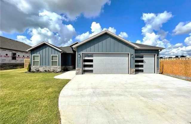 2762 N Justin Dr photos photos