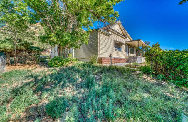 4 bedroom 2 bath Home Gallery 3