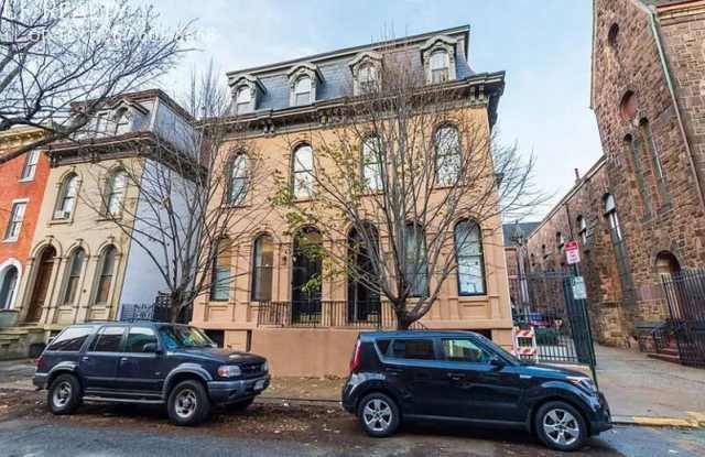 1913 Wallace Street - 1 Gallery 1