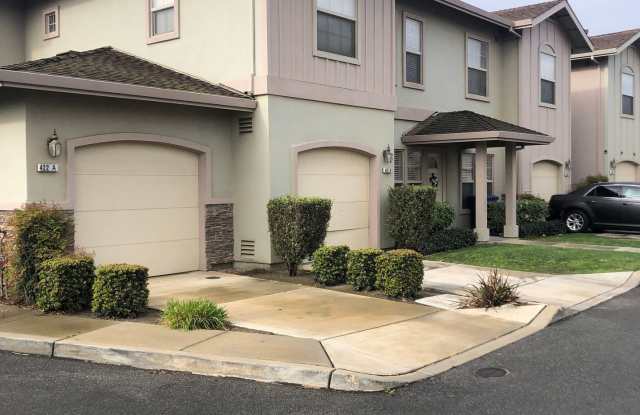 Luxury Townhome for Rent in Greenfield photos photos