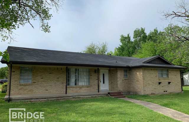 901 Downing Street , Forney TX - 901 Downing Street, Forney, TX 75126